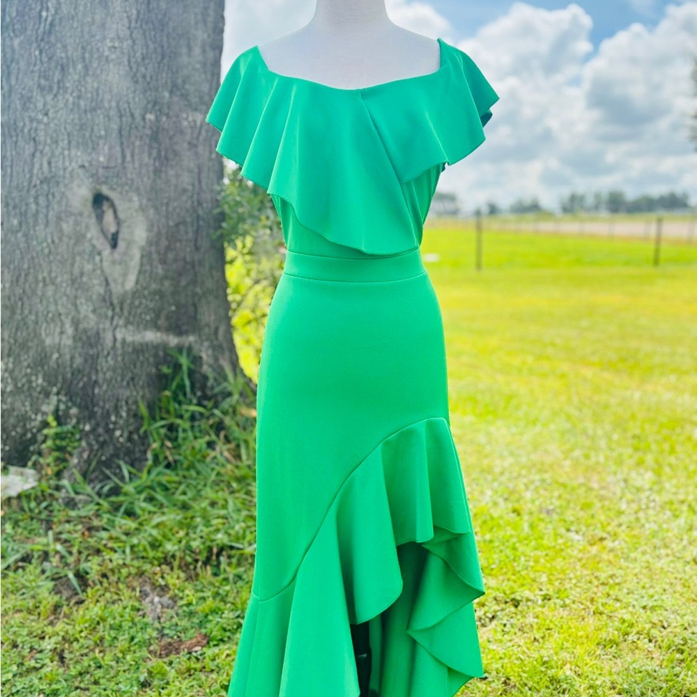 VENUS Asymmetrical Green Dress